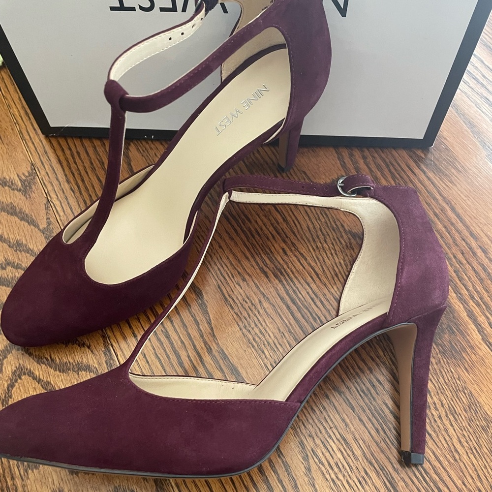 Nine West Burgendy suede heels - Picture 3 of 9